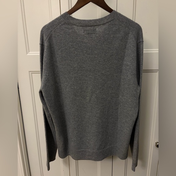 Banana Republic 100% Cashmere V-Neck Sweater in Gray - Picture 4 of 6